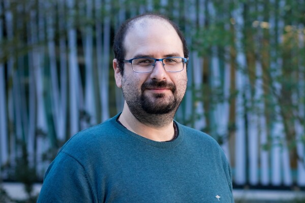 Headshot of Warren Winick-Ng