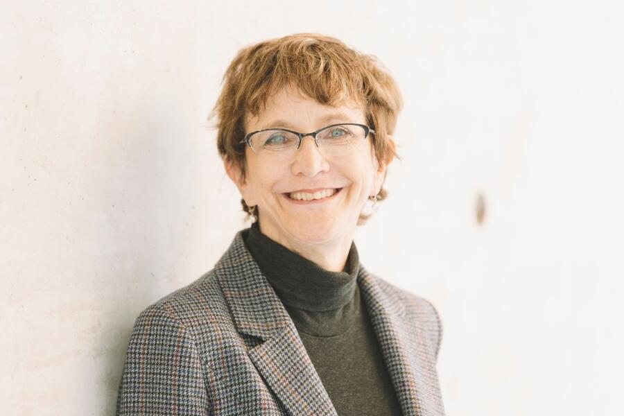 Headshot of Brenda Andrews